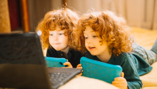 Les écrans chez les enfants : quels effets et quel rôle pour l’école ?