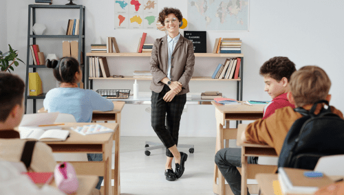 9 885 postes offerts au CRPE 2024