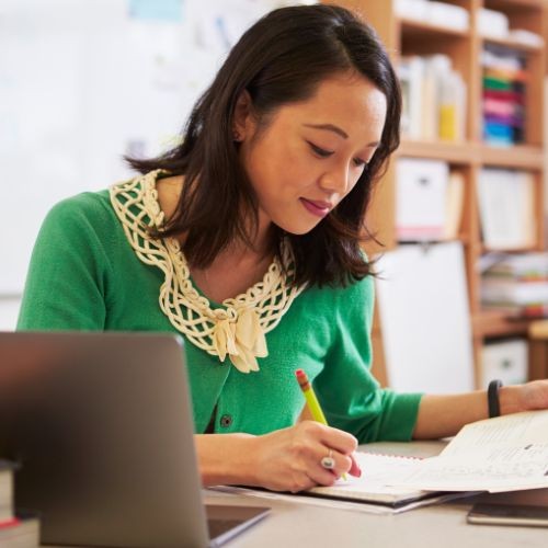 Se reconvertir vers l’enseignement : quel parcours ?